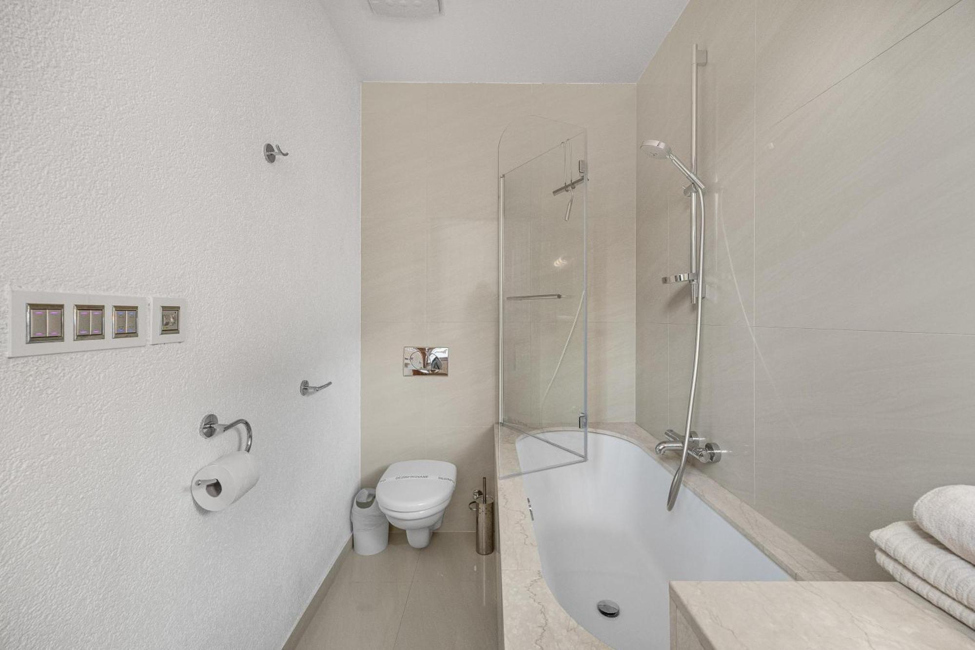 Revon Business Apartment 50 Dunajska Pozsony Kültér fotó