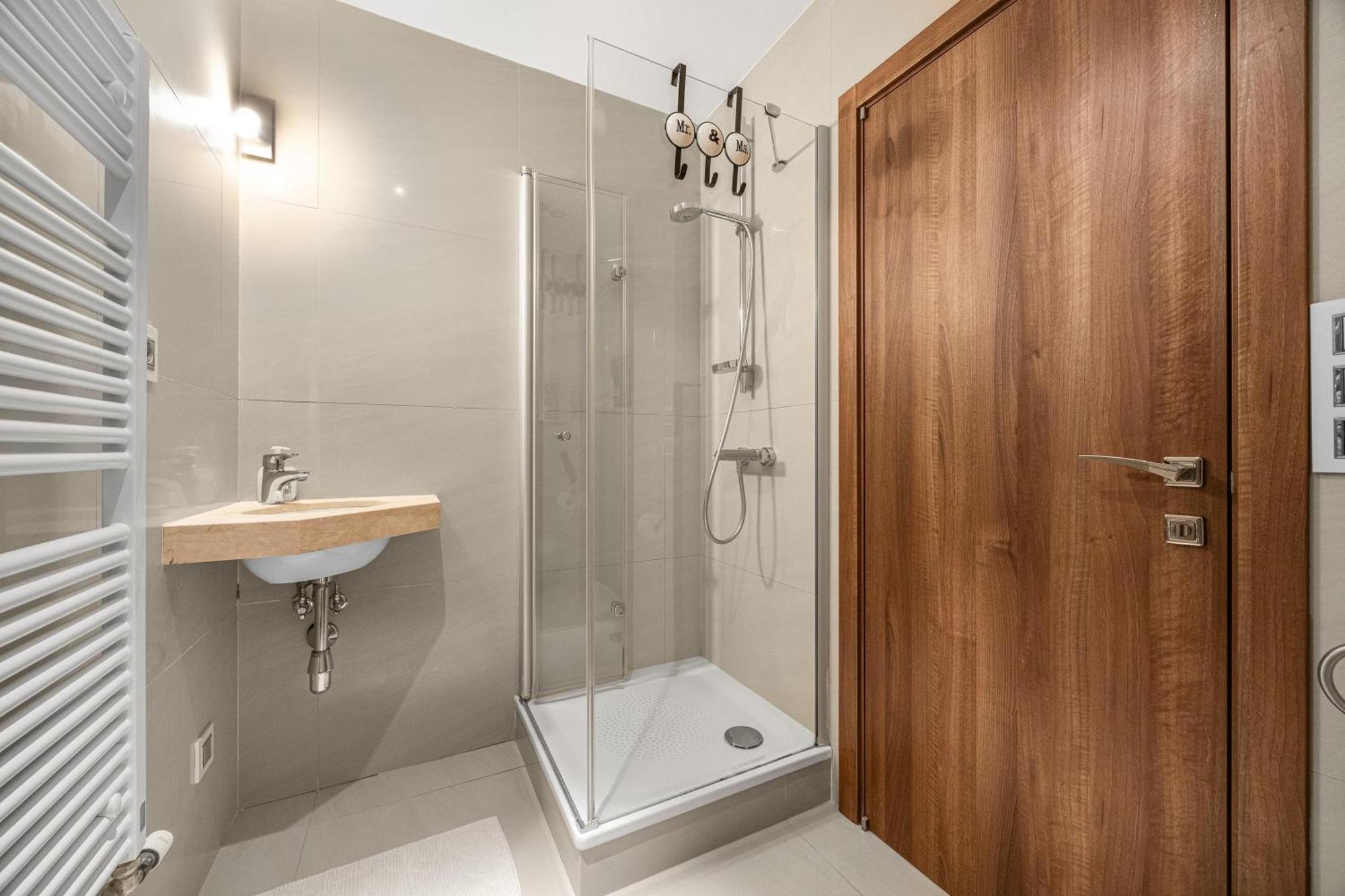 Revon Business Apartment 50 Dunajska Pozsony Kültér fotó