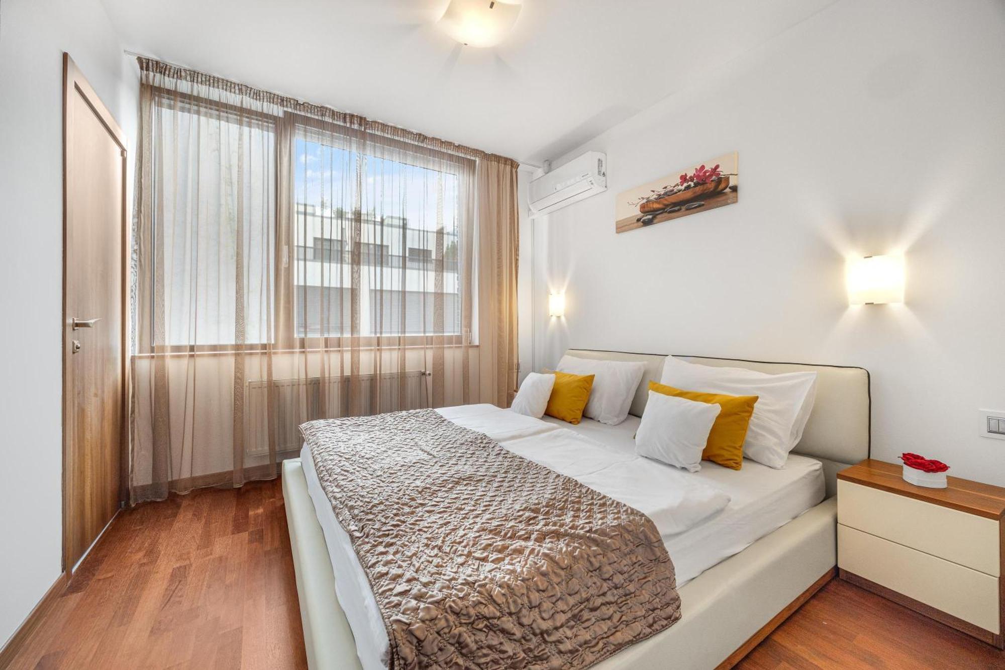 Revon Business Apartment 50 Dunajska Pozsony Kültér fotó